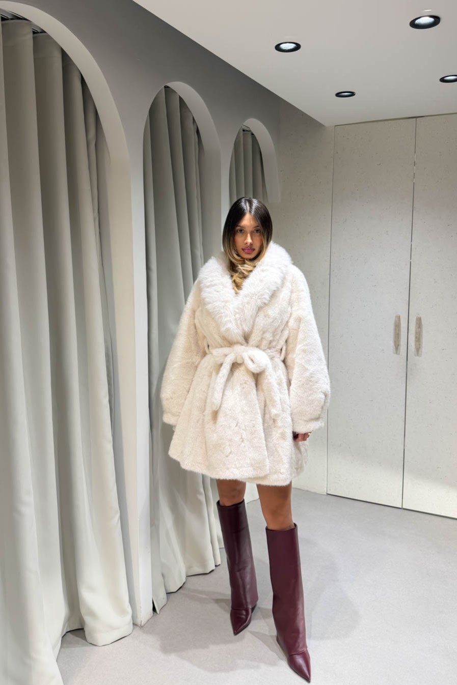 Γούνα Μακρυά Λευκή