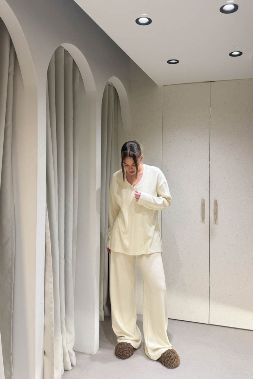 Σετ Μπλούζα με V και Rip Παντελόνι