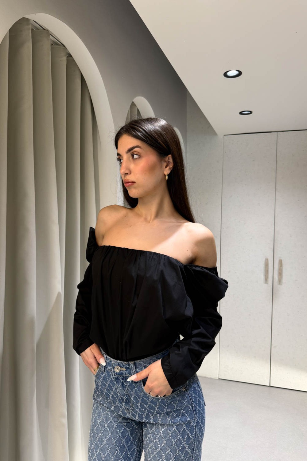 Μπλούζα με Ώμους